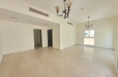 Townhouse - 3 Bedrooms - 5 Bathrooms for rent in La Residencia Del Sol - Jumeirah Village Circle - Dubai