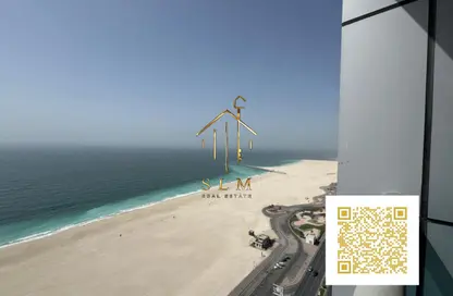 شقة - 3 غرف نوم - 4 حمامات للايجار في مساكن كورنيش عجمان - طريق كورنيش عجمان - عجمان