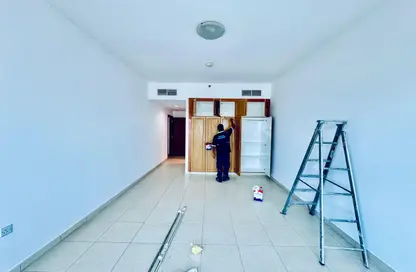 Apartment - 1 Bedroom - 1 Bathroom for rent in Karama Park Area - Al Karama - Dubai