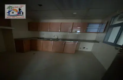 Apartment - 1 Bedroom - 2 Bathrooms for rent in Al Wahda Building - Al Majaz 2 - Al Majaz - Sharjah