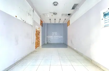 Shop - Studio for rent in Al Fahidi Street - Al Souk Al Kabeer - Bur Dubai - Dubai