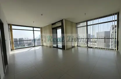 Empty Room image for: Apartment - 2 Bedrooms - 3 Bathrooms for rent in Canal Residence - Al Reem Island - Abu Dhabi, Image 1
