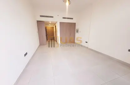 Apartment - 1 Bathroom for rent in Burj Residence 2 - Jumeirah Village Circle - Dubai
