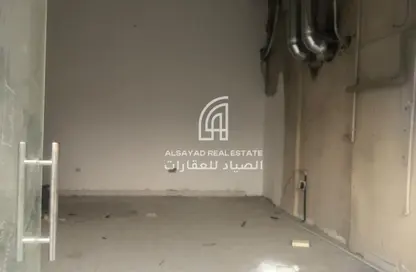 Shop - Studio for rent in Thuraya Al Majaz Building - Al Majaz 3 - Al Majaz - Sharjah Shop - Studio for rent in Thuraya Al Majaz Building - Al Majaz 3 - Al Majaz - Sharjah