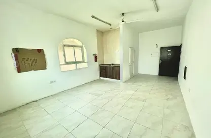 Empty Room image for: Apartment - 1 Bathroom for rent in Al Jurf Industrial 2 - Al Jurf Industrial - Ajman, Image 1