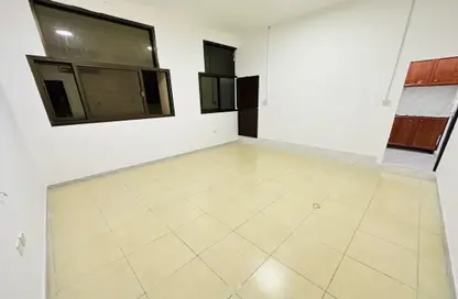 Empty Room image for: Villa - 1 Bathroom for rent in Al Wahda Street - Al Wahda - Abu Dhabi, Image 1