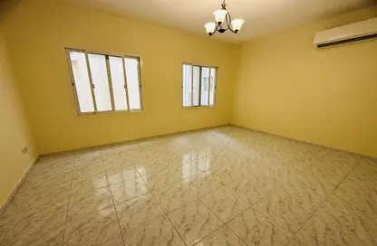 صورة لـ غرفة فارغة فيلا - 1 حمام للايجار في دوسيت ثاني - منطقة المرور - أبوظبي ، صورة رقم 1