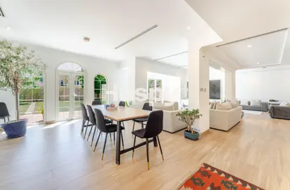 Villa - 4 Bedrooms - 5 Bathrooms for sale in Jumeirah Park Homes - Jumeirah Park - Dubai