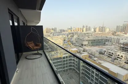 Apartment - 1 Bedroom - 2 Bathrooms for rent in Binghatti Heights - Jumeirah Village Circle - Dubai