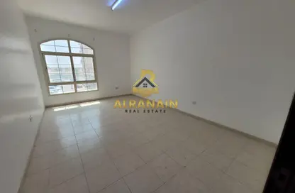 شقة - 2 غرف نوم - 2 حمامات للايجار في الدفينة - اشارج - العين
