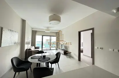 Living / Dining Room image for: Apartment - 1 Bedroom - 1 Bathroom for rent in SOL Avenue - Business Bay - Dubai, Image 1