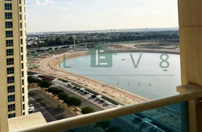 شقة - 2 غرف نوم - 3 حمامات للايجار في C برج - لاجو فيستا - مدينة دبي للإنتاج (اي ام بي زد) - دبي