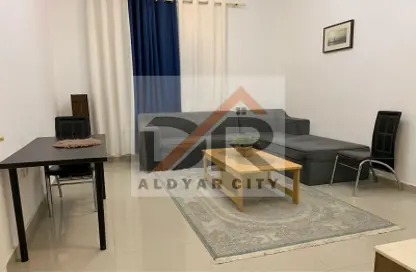 شقة - غرفة نوم - 2 حمامات للايجار في مساكن كورنيش عجمان - طريق كورنيش عجمان - عجمان
