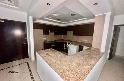 شقة - 2 غرف نوم - 2 حمامات للايجار في برج لطيفة - شارع الشيخ زايد - دبي