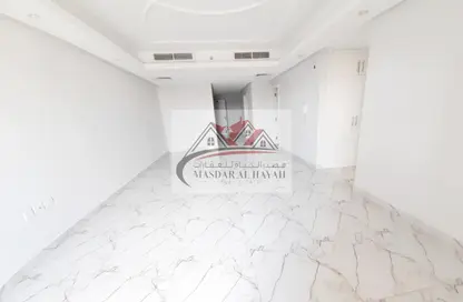 Apartment - 3 Bedrooms - 3 Bathrooms for rent in Muwaileh 29 Building - Muwaileh - Sharjah