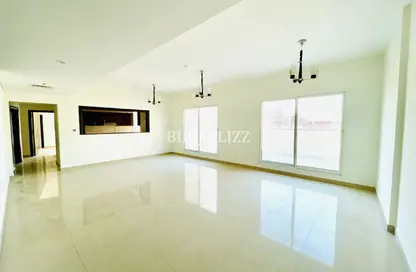 Apartment - 3 Bedrooms - 4 Bathrooms for rent in Royal JVC Building - Jumeirah Village Circle - Dubai