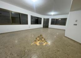 صورةغرفة فارغة لـ: شقة - 3 غرف نوم - 3 حمامات للكراء في منطقة النادي السياحي - أبوظبي, صورة 1