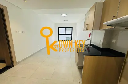 Apartment - Studio - 1 Bathroom for rent in Al Karama - Dubai