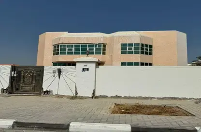 فيلا - 5 غرف نوم - 6 حمامات للبيع في العزرة - ضاحية الرقة - الشارقة