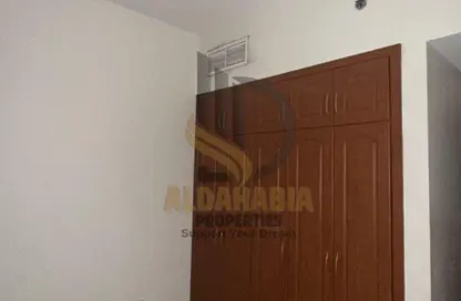 شقة - 2 غرف نوم - 2 حمامات للبيع في برج الكورنيش - طريق كورنيش عجمان - عجمان