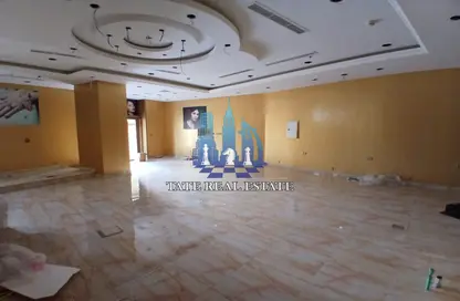 Retail - Studio - 2 Bathrooms for rent in Danet Abu Dhabi - Abu Dhabi