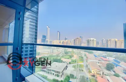 شقة - 2 غرف نوم - 4 حمامات للايجار في وايف تاور - شارع الكورنيش - أبوظبي