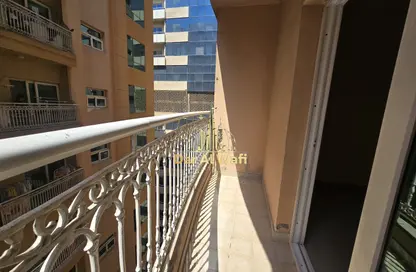Apartment - 2 Bedrooms - 2 Bathrooms for rent in Al Nahda Complex - Al Nahda - Sharjah