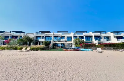 Villa - 5 Bedrooms - 6 Bathrooms for rent in Palma Residences - Palm Jumeirah - Dubai