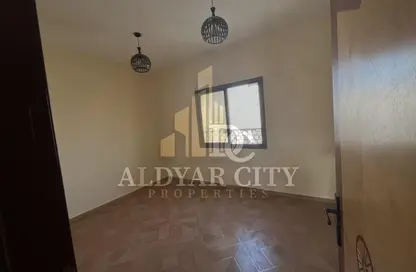 شقة - 2 غرف نوم - 2 حمامات للايجار في مساكن كورنيش عجمان - طريق كورنيش عجمان - عجمان