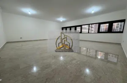 Apartment - 3 Bedrooms - 4 Bathrooms for rent in Khalifa Street - Abu Dhabi