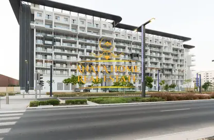 Apartment - 1 Bedroom - 2 Bathrooms for rent in Oasis 1 - Oasis Residences - Masdar City - Abu Dhabi