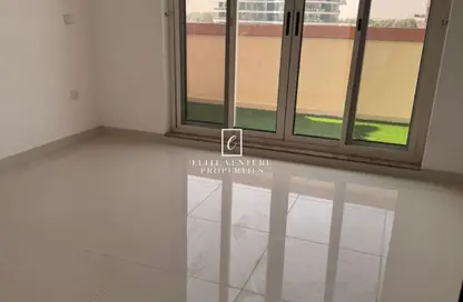 شقة - 2 غرف نوم - 3 حمامات للايجار في البرج الأسباني - مدينة دبي الرياضية - دبي