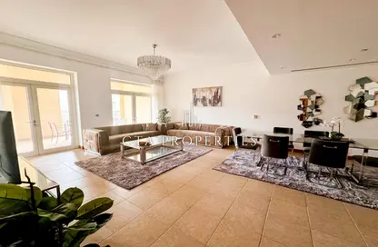 Apartment - 2 Bedrooms - 3 Bathrooms for rent in Al Anbara - Shoreline Apartments - Palm Jumeirah - Dubai