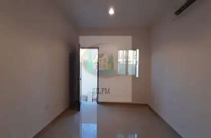 Empty Room image for: Apartment - 1 Bathroom for rent in Al Bateen - Abu Dhabi, Image 1