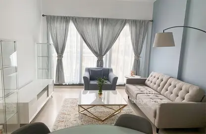 شقة - غرفة نوم - 1 حمام للايجار في شقق يونا - تاون سكوير - دبي شقة - غرفة نوم - 1 حمام للايجار في شقق يونا - تاون سكوير - دبي