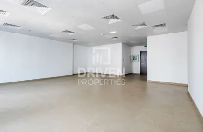 Empty Room image for: Office Space - Studio - 1 Bathroom for rent in Dubai star - Jumeirah Lake Towers - Dubai, Image 1