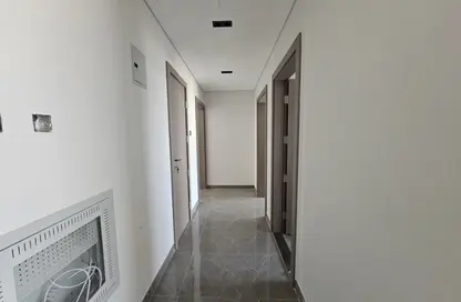 عمارة بالكامل - استوديو - 8 حمامات للبيع في الجرف الصناعية 3 - الجرف الصناعية - عجمان