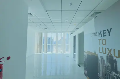 مكتب - استوديو للايجار في B2B  برج - الخليج التجاري - دبي