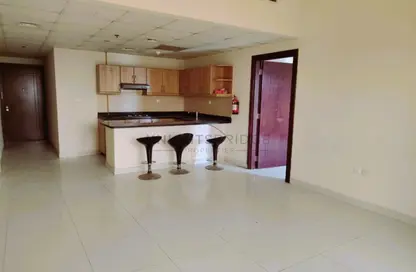 شقة - غرفة نوم - 2 حمامات للايجار في مساكن النخبة رقم 6 - مساكن النخبة الرياضية - مدينة دبي الرياضية - دبي
