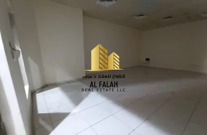 Shop - Studio for rent in Rolla Square - Rolla Area - Sharjah