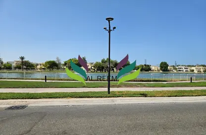 Villa - 5 Bedrooms - 5 Bathrooms for rent in Meadows 9 - Meadows - Dubai