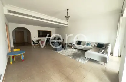 Apartment - 2 Bedrooms - 4 Bathrooms for rent in Al Hamri - Shoreline Apartments - Palm Jumeirah - Dubai