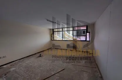 Office Space - Studio - 2 Bathrooms for rent in Falcon Tower 1 - Falcon Towers - Ajman Downtown - Ajman