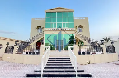 فيلا - 7 غرف نوم - 8 حمامات للبيع في الرفاع - رأس الخيمة