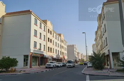 شقة - 1 حمام للبيع في Y17 - طراز إنجليزي - المدينة الدولية - دبي