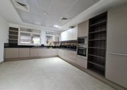 صورةمطبخ لـ: فيلا - 3 غرف نوم - 5 حمامات للبيع في تراس الشمال - قرية الجميرا سركل - دبي, صورة 1