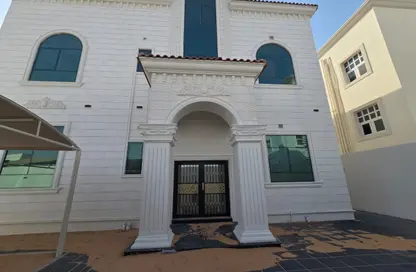 Apartment - 3 Bedrooms - 4 Bathrooms for rent in Madinat Al Riyad - Abu Dhabi