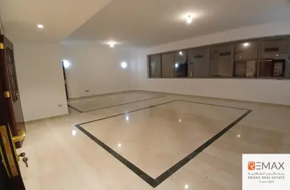 Apartment - 4 Bedrooms - 4 Bathrooms for rent in Deena Building - Al Danah - Abu Dhabi