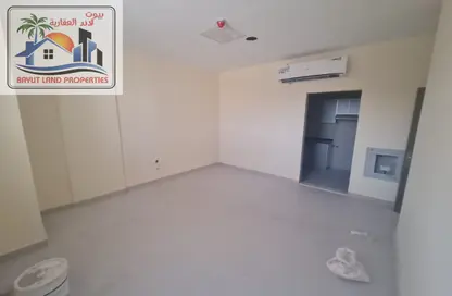 Apartment - Studio - 1 Bathroom for rent in Muwailih Building - Muwaileh - Sharjah