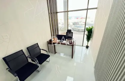 Office Space - Studio - 1 Bathroom for rent in Red Avenue - Al Garhoud - Dubai
